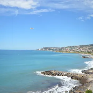 residenza-marina-riva-ligure.hotelitalianriviera.com/
